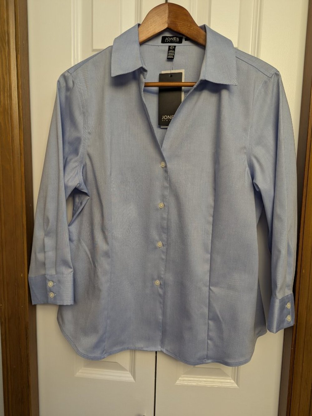 NWT Jones New York Non-Iron 3/4 Sleeve Button Down Shirt - Light Blue Size L